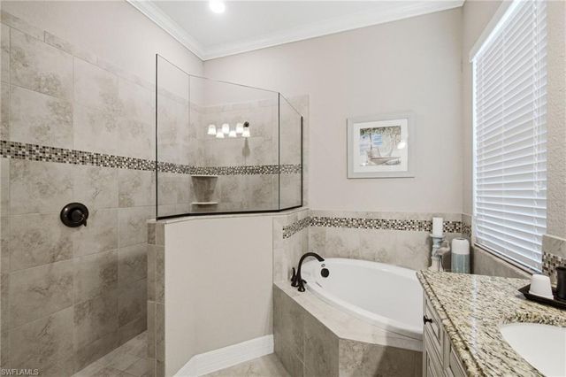 12764 Kinross LN, Naples, FL 34120