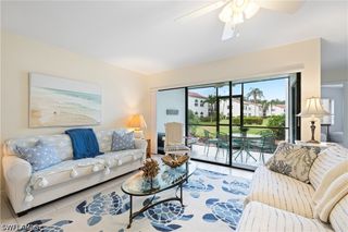 565 Beachwalk CIR T-102, Naples, FL 34108