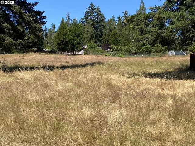 135 CHAMPAGNE Dr, Roseburg, OR 97471