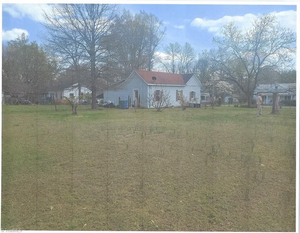 138 Lewis Street, Liberty, NC 27298