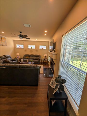 130 Songful Woods Place, The Woodlands, TX 77380