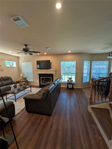 130 Songful Woods Place, The Woodlands, TX 77380