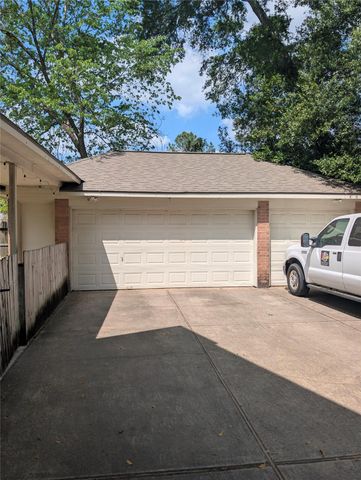 130 Songful Woods Place, The Woodlands, TX 77380