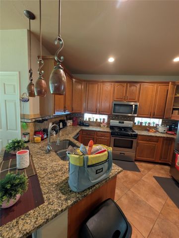 130 Songful Woods Place, The Woodlands, TX 77380