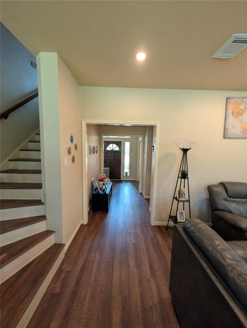 130 Songful Woods Place, The Woodlands, TX 77380