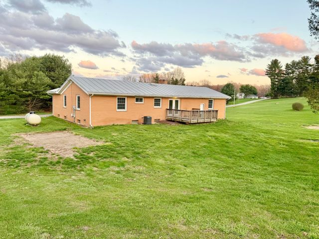 17597 Spillway Road, Fredericktown, OH 43019