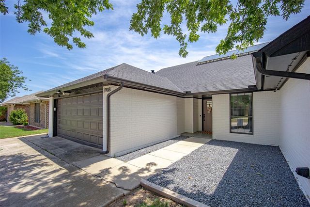 11908 Blueway Avenue, Oklahoma City, OK 73162