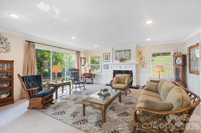 6296 Southlake Drive, Hickory, NC 28601