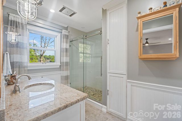 6296 Southlake Drive, Hickory, NC 28601