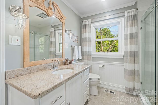 6296 Southlake Drive, Hickory, NC 28601