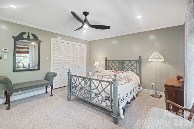 6296 Southlake Drive, Hickory, NC 28601