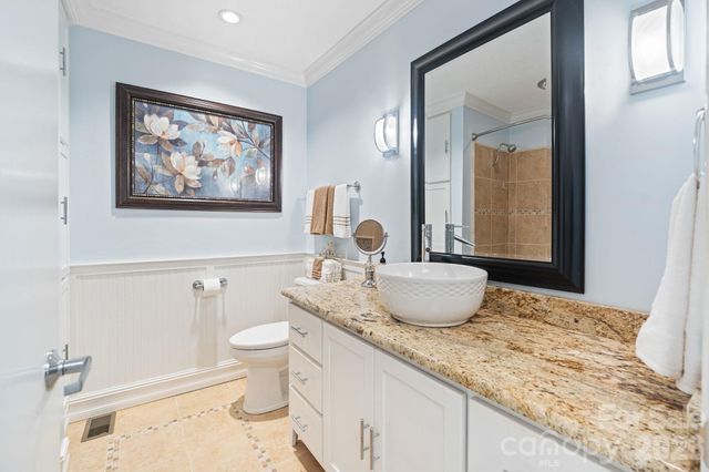 6296 Southlake Drive, Hickory, NC 28601
