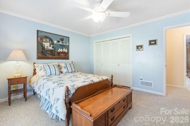 6296 Southlake Drive, Hickory, NC 28601