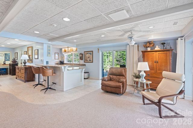 6296 Southlake Drive, Hickory, NC 28601
