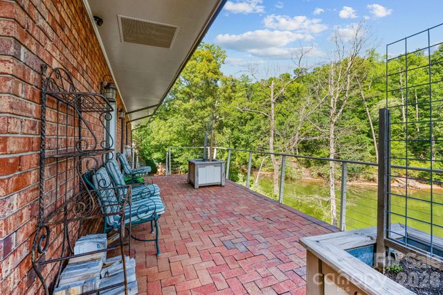 6296 Southlake Drive, Hickory, NC 28601