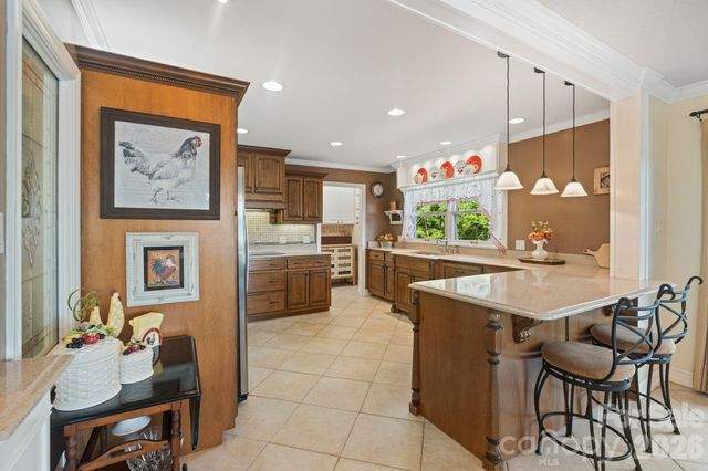 6296 Southlake Drive, Hickory, NC 28601