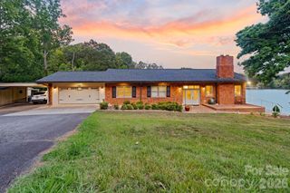 6296 Southlake Drive, Hickory, NC 28601