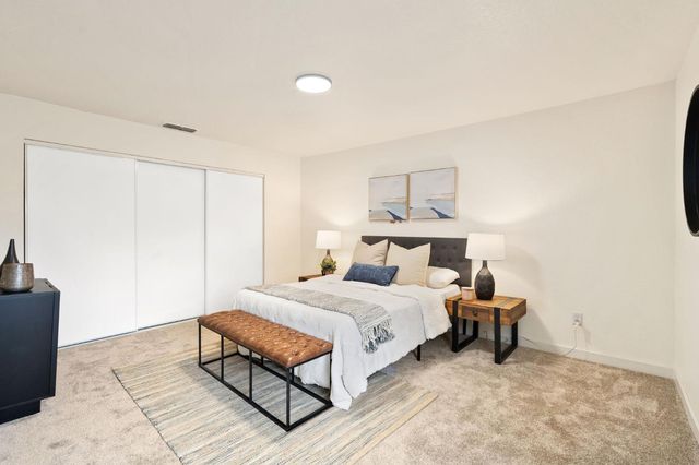 6746 Calvine Rd, Sacramento, CA 95823