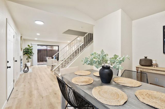 6746 Calvine Rd, Sacramento, CA 95823