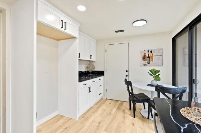 6746 Calvine Rd, Sacramento, CA 95823