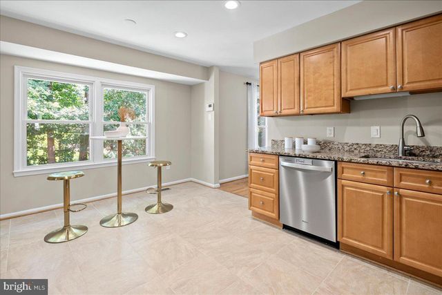 7588 WOODSTOWN DR, Springfield, VA 22153