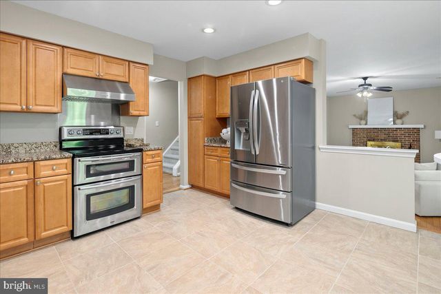 7588 WOODSTOWN DR, Springfield, VA 22153