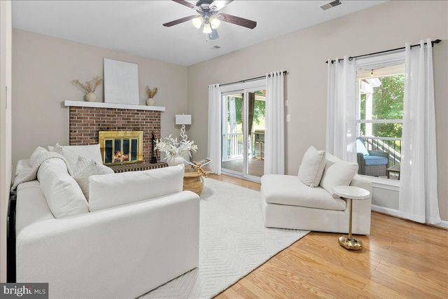 7588 WOODSTOWN DR, Springfield, VA 22153
