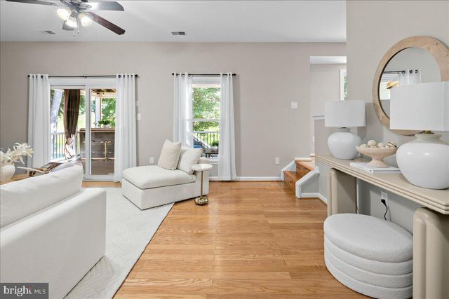 7588 WOODSTOWN DR, Springfield, VA 22153