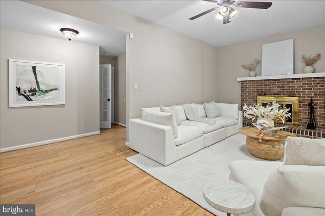 7588 WOODSTOWN DR, Springfield, VA 22153