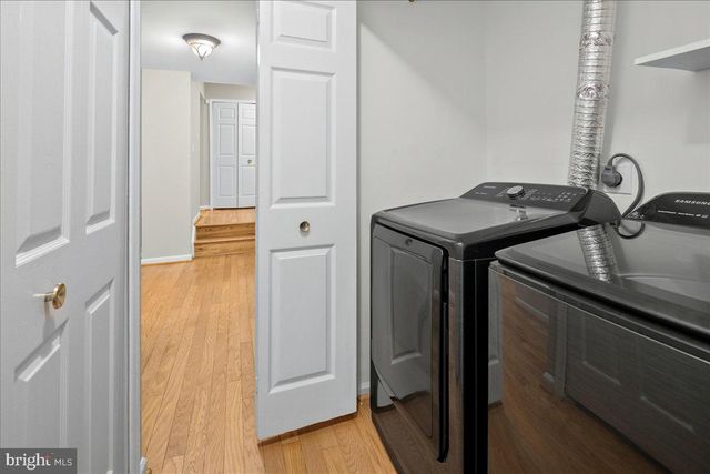 7588 WOODSTOWN DR, Springfield, VA 22153