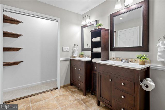7588 WOODSTOWN DR, Springfield, VA 22153