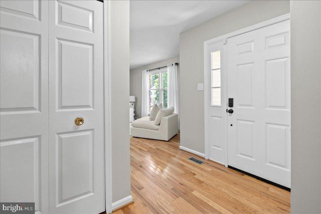 7588 WOODSTOWN DR, Springfield, VA 22153