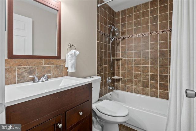 7588 WOODSTOWN DR, Springfield, VA 22153