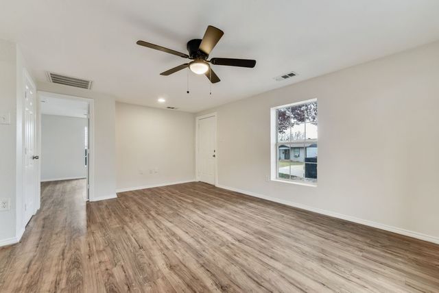 3518 N Pecan Street, Fort Worth, TX 76106