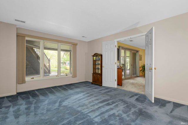 16187 Oak Hill Boulevard, Granger, IN 46530