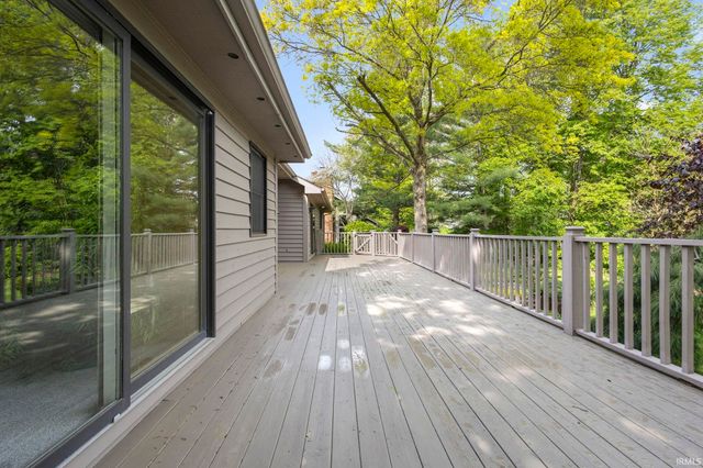 16187 Oak Hill Boulevard, Granger, IN 46530