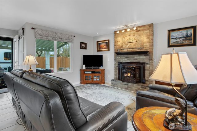 3120 Chelsea Lane, Enumclaw, WA 98022