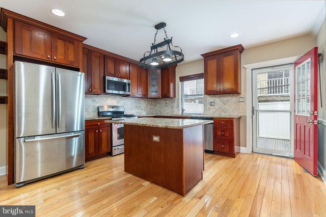 1013 S 19TH ST, Philadelphia, PA 19146