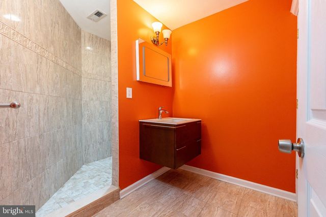 1013 S 19TH ST, Philadelphia, PA 19146