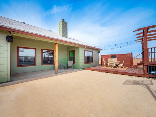 877 County Road 455, Coupland, TX 78615