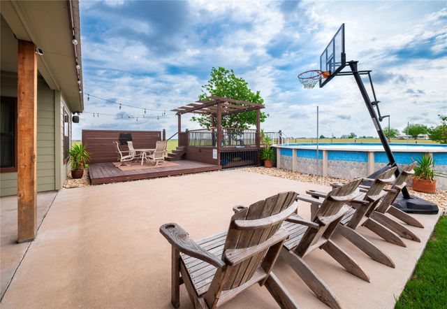 877 County Road 455, Coupland, TX 78615