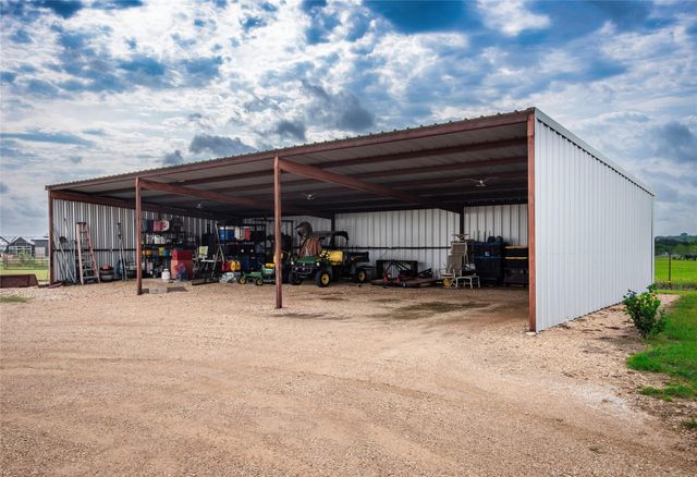 877 County Road 455, Coupland, TX 78615