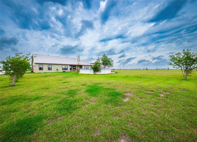 877 County Road 455, Coupland, TX 78615
