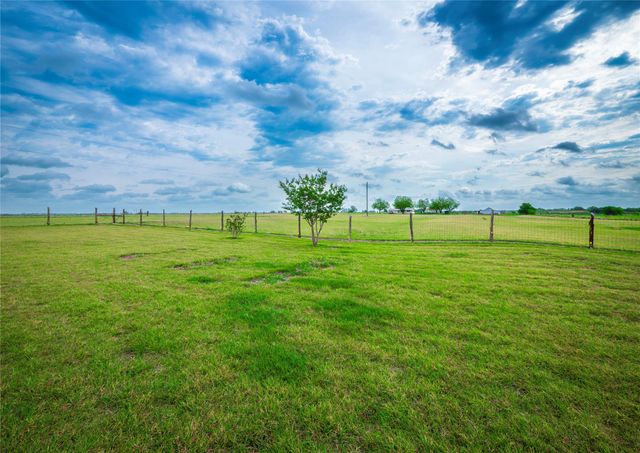 877 County Road 455, Coupland, TX 78615