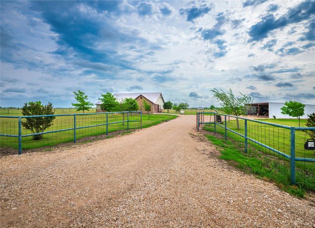 877 County Road 455, Coupland, TX 78615