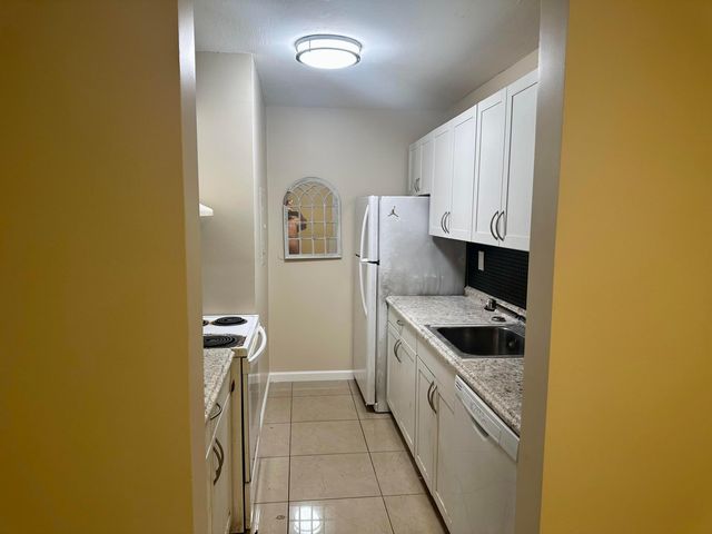 1162 Lake Terry Drive A, West Palm Beach, FL 33411