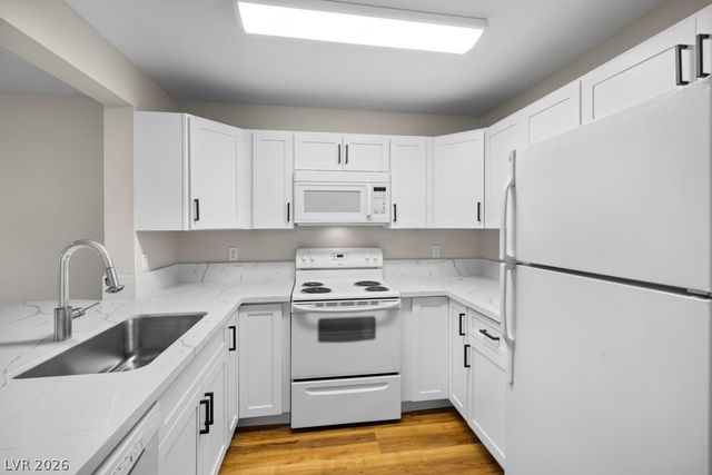 2130 Sealion Drive 207, Las Vegas, NV 89128