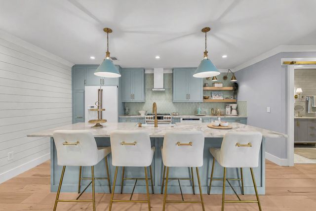 1481 Center Street Extension 204, Mount Pleasant, SC 29464