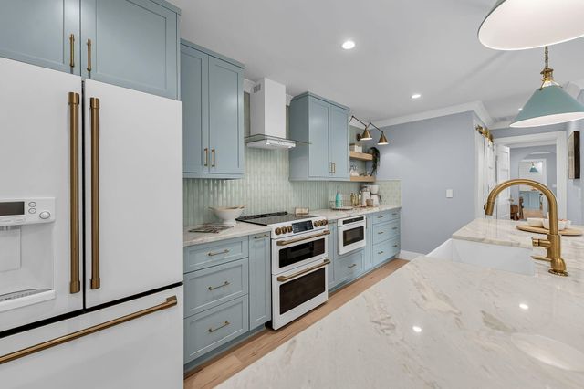 1481 Center Street Extension 204, Mount Pleasant, SC 29464