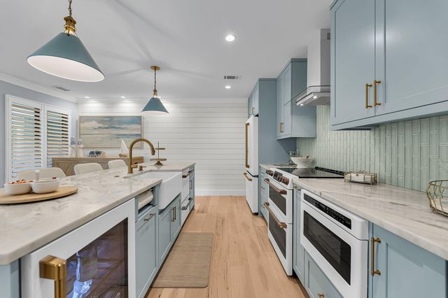 1481 Center Street Extension 204, Mount Pleasant, SC 29464